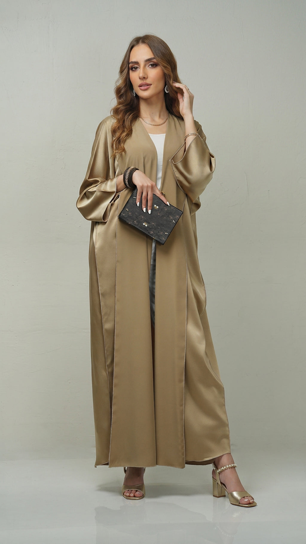 Gold Glowy Piku Edge Abaya