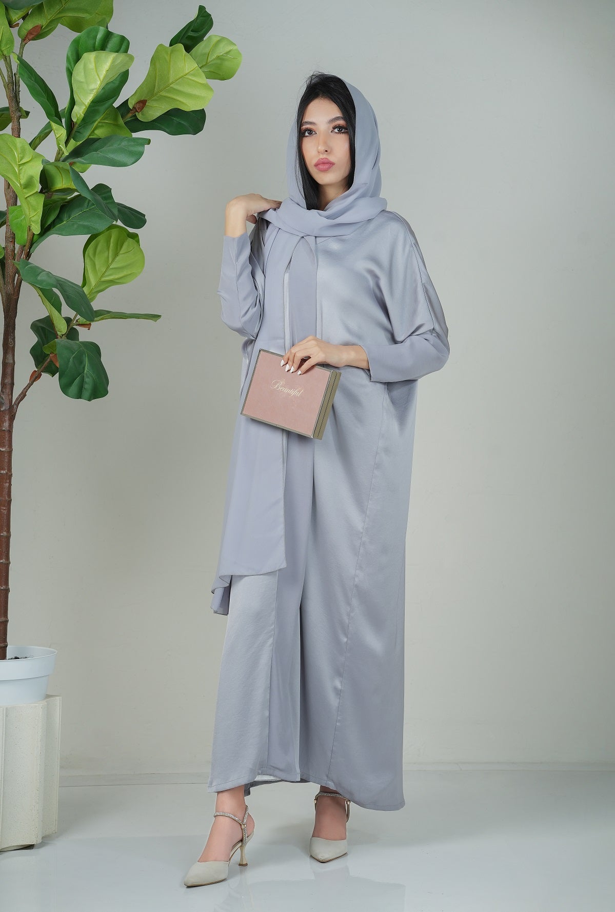 Slim Sleeves Grey Abaya